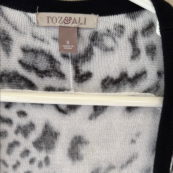 Black and White Leopard Print Women's Cardigan Sweater - Picture 5 of 8